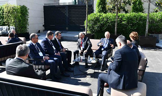 Başkan Büyükkılıç, İstanbul'da Teknoloji Liderleri Zirvesi'ne katıldı