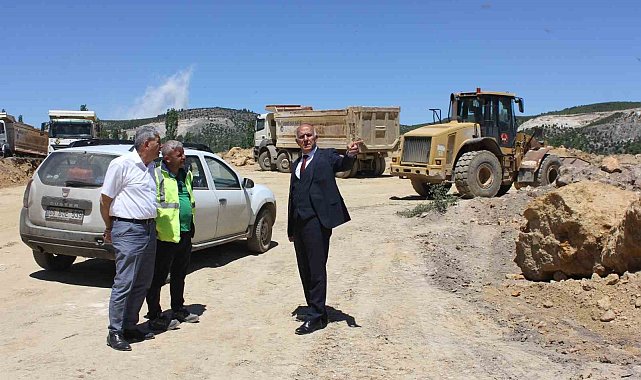 Başkan Demirtaş, Hisarcık-Gediz karayolunda incelemelerde bulundu
