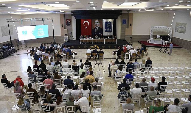 Başkan Günel: 'Kuşadası'nın menfaatleri siyasetin üzerindedir'