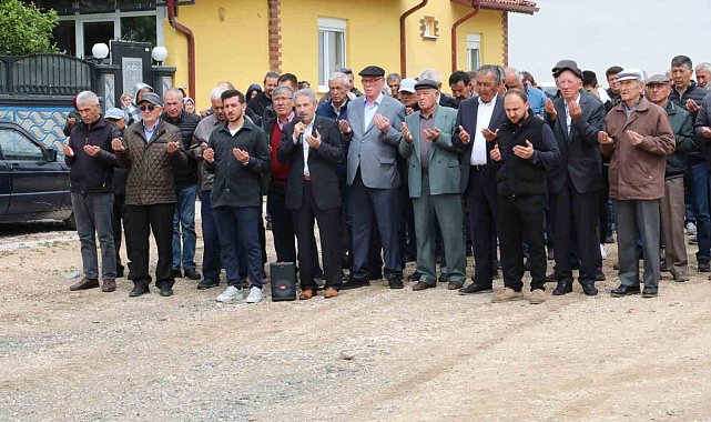 Başkan Kurt Yenikent ve Kalkanlı mahallesindeki yağmur dualarına katıldı