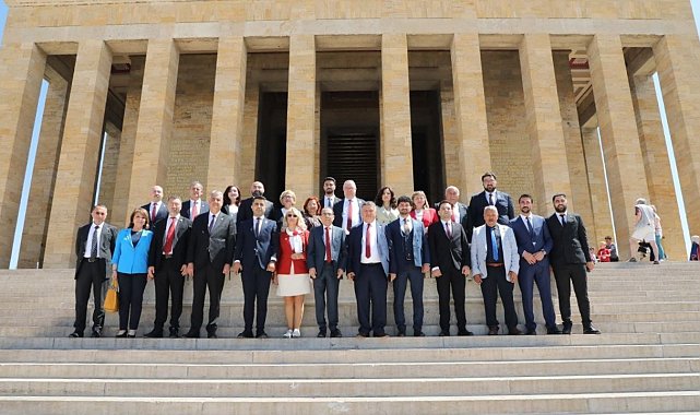 Başkan Mehmet Ertaş Anıtkabir'de