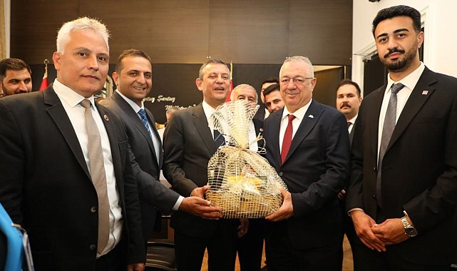 Başkan Mehmet Ertaş Özgür Özel'i ziyaret etti