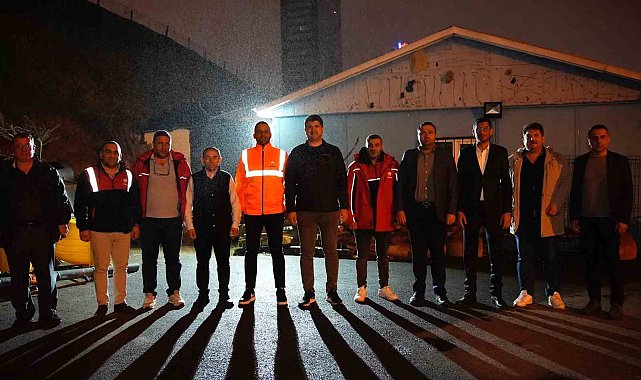 Başkan Onursal Adıgüzel gece mesaisinde işçi ve emekçilerin 1 Mayıs'ını kutladı