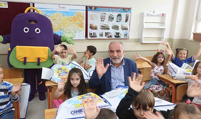 Başkan Sandıkçı: "Öğrencilerimize yıllık 28 milyon TL destek sağlıyoruz"