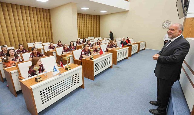 Başkan Sandıkçı: "Spora ve sporcuya destek oluyoruz"