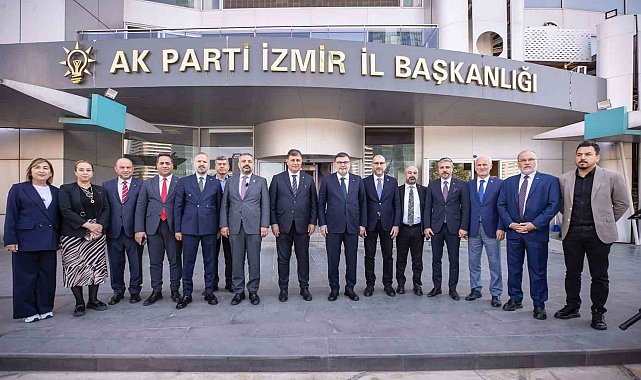 Başkan Tugay AK Parti İl Başkanlığı ziyaretinde iş birliği mesajı verdi