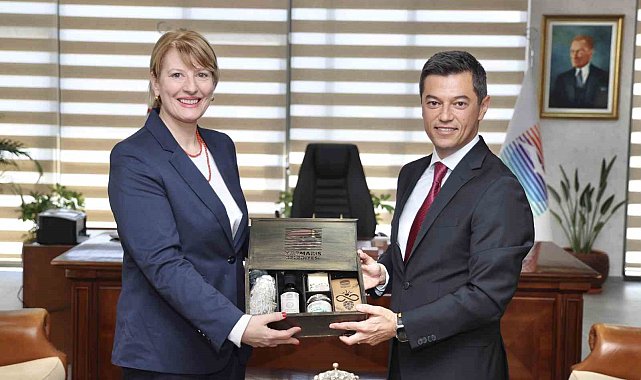 Başkan Ünlü, Büyükelçi Morris'i ağırladı