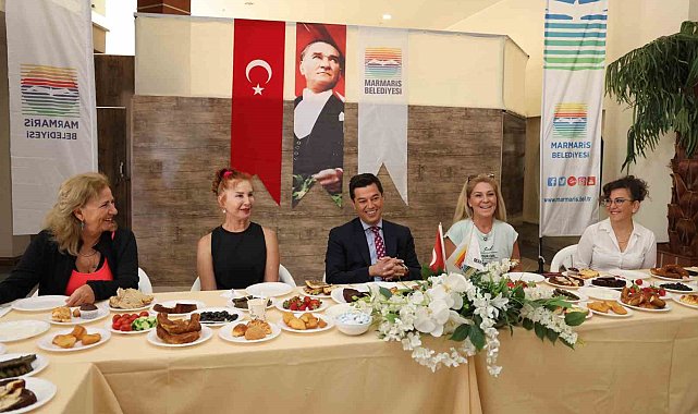 Başkan Ünlü Marmarisli kadınlarla kahvaltıda buluştu