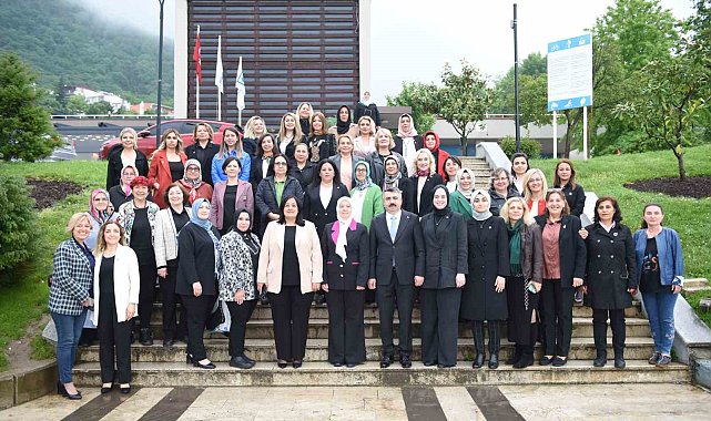 Başkan Yılmaz, Bursalı kadın muhtarlarla buluştu