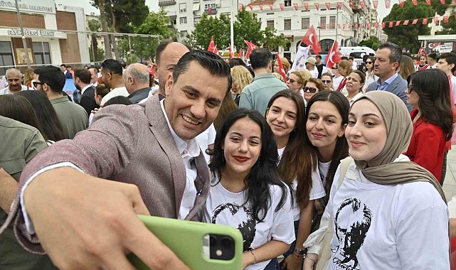 Başkan Zeyrek 19 Mayıs kutlamalarına katıldı