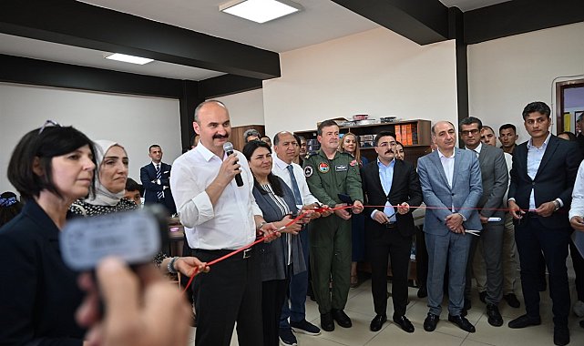 Batman'da 50 okulda yapımı tamamlanan tasarım beceri atölyesinin toplu açılışı yapıldı