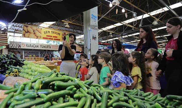 Bayraklı'da çocuklar yerinde öğreniyor