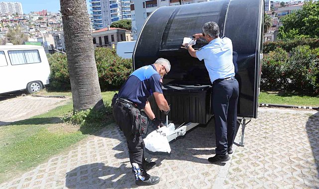 Bayraklı'nın sahil bölgesindeki karavanlar kaldırılıyor