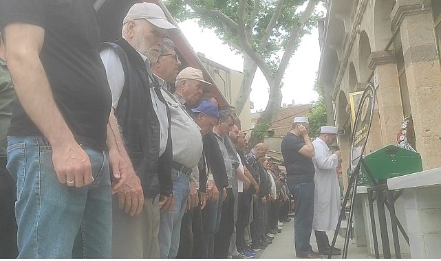 Bayramiç'te motosiklet kazasında hayatını kaybeden çocuk toprağa verildi