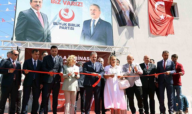 BBP Genel Başkanı Destici: "Terör örgütünün atadığı şahıslar gibi belediye yönetirlerse devlet gereğini yapar"