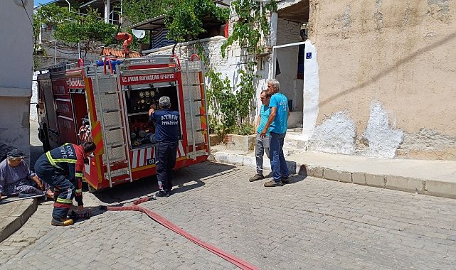 Belediye ekiplerinin dikkati, yaşlı kadını kurtardı