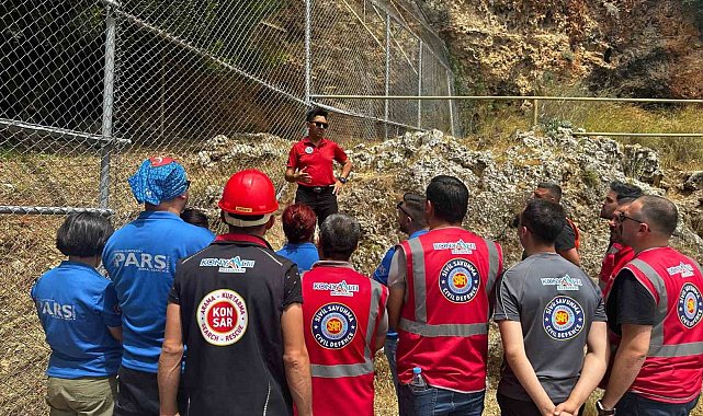 Belediye personeline hayvan arama kurtarma eğitimi