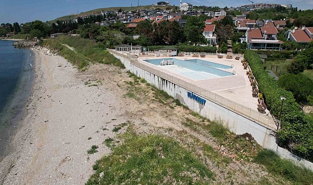 Beylikdüzü'nde sahili işgal eden siteye vatandaşlardan tepki