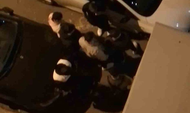 Beyoğlu'nda 15 yaşındaki ehliyetsiz sürücü polise yakalanınca ortalık karıştı: Polis havaya ateş açtı