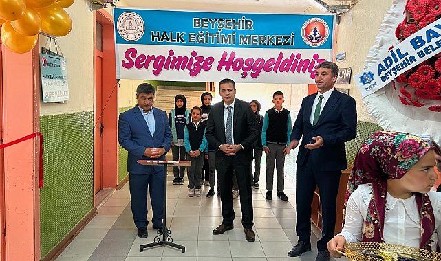 Beyşehir'de kursiyerler el emeklerini sergiledi