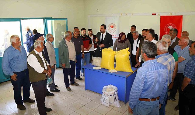 Bingöl'de çiftçilere hibe destekli horoz kuru fasulyesi dağıtıldı