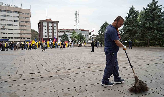 Bir tarafta kutlama, diğer tarafta ekmek parası: Onlar 1 Mayıs'ta da işinin başında
