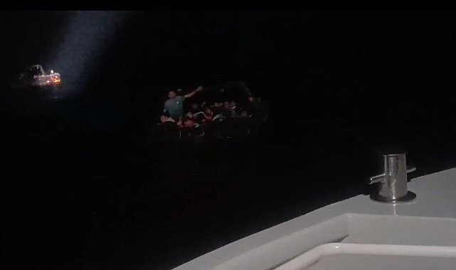 Bodrum'da 14'ü çocuk 33 düzensiz göçmen kurtarıldı