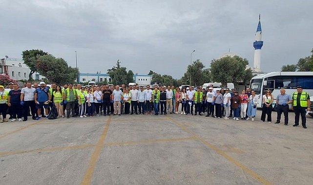 Bodrum'u cadde, sokak gezerek temizlediler
