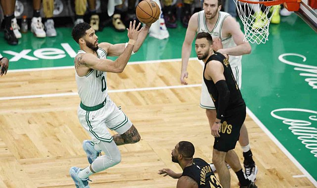 Boston Celtics 25 sayı fark attı, seride 1-0 öne geçti
