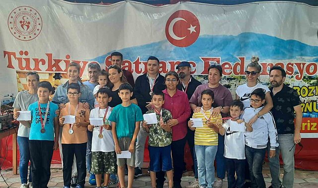 Bozyazı'da Satranç Turnuvası'nın ödülleri verildi