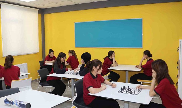 Buharkent Gençlik Merkezi, kapılarını açtı