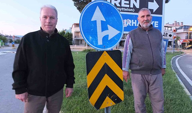 Burhaniye de kafa karıştıran levhaya tepki