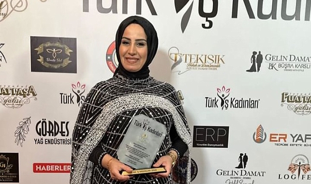 Bursa'nın En İyi Türban Tasarım Uzmanı Ödülünü Aldı
