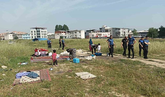Bursa'da başıboş atlar ve göçebe çadırları toplandı