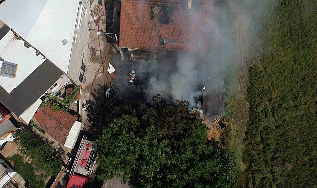 Bursa'da bir ahırda çıkan yangın paniğe sebep oldu