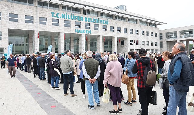 Bursa'da ücretsiz fide için uzun kuyruklar oluştu