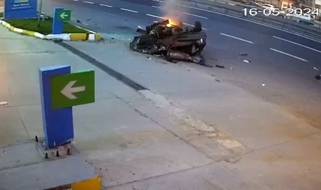 Büyükçekmece'de takla atıp yanan araba olayına ilişkin yeni görüntüsü ortaya çıktı