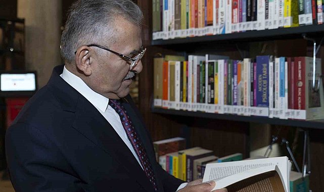 Büyükkılıç'tan "Kitap Kafe" Projesi