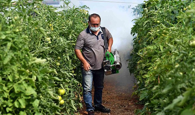 Büyükşehir Belediyesi'nden üreticilere sisleme makinesi desteği