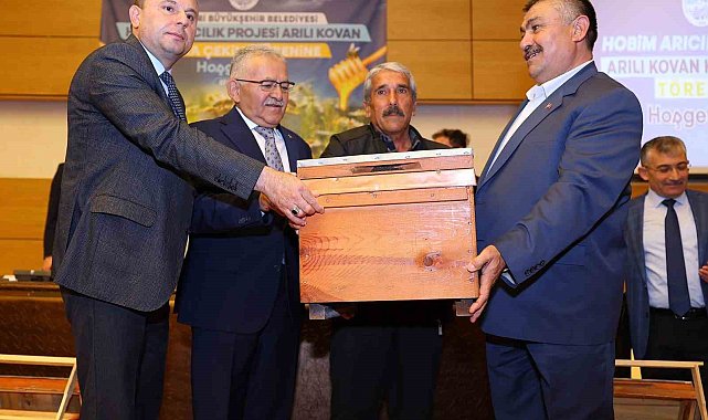 Büyükşehir'den 6 milyon 270 bin TL'lik arılı kovan dağıtım töreni
