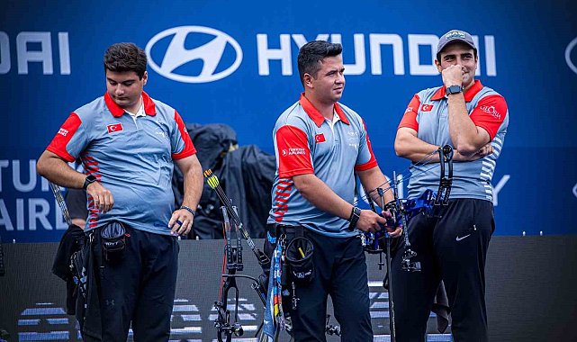 Büyükşehir'in Milli sporcularından gümüş madalya