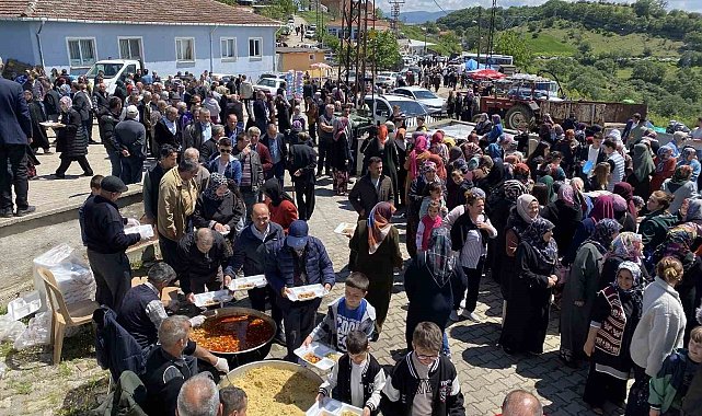 Çal köyünde 5 bin kişilik köy hayrı düzenlendi