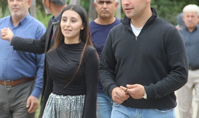 Çanakkale'de Aşıklar Sokağı'nda gençler kısmetini aradı