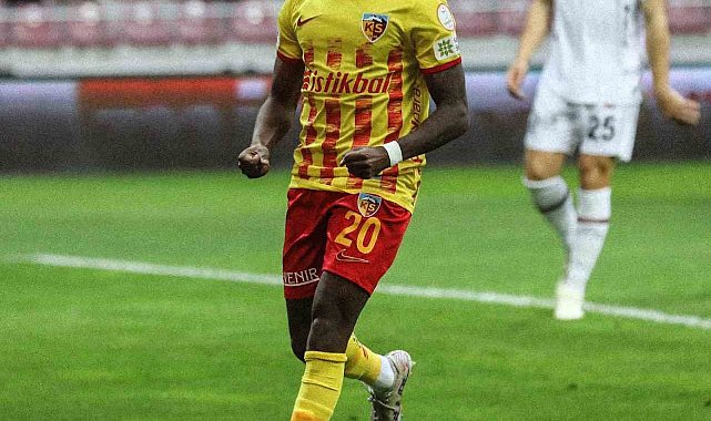 Carlos Mane ligdeki 3. golünü attı