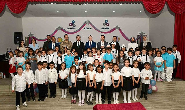 Çatak'ta minik öğrencilerin okuma bayramı