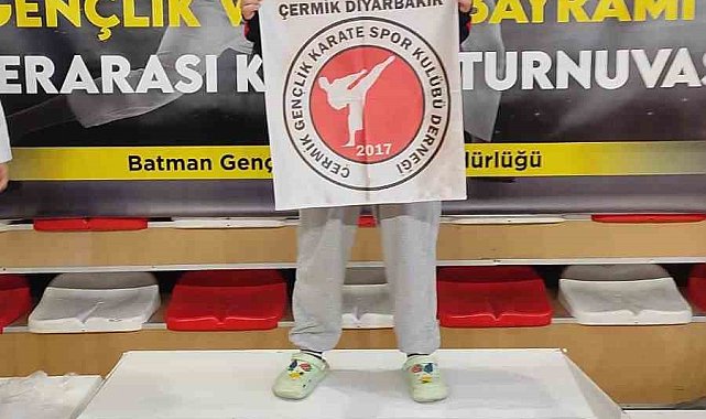 Çermikli karateciler Batman'dan 9 madalyayla döndü