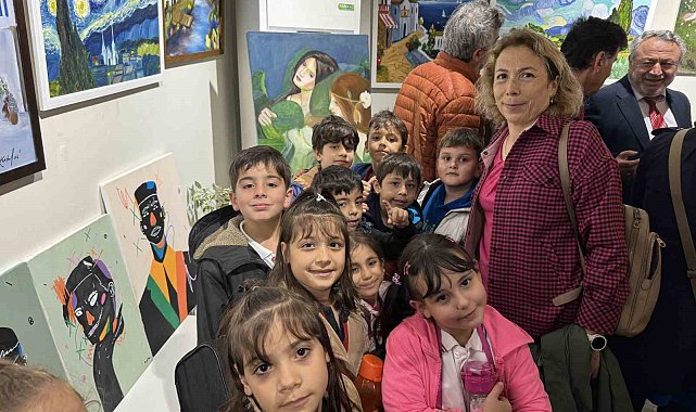 Çeşitli meslek gruplarının ortaklaşa ürettiği eserler halkın beğenisine sunuldu