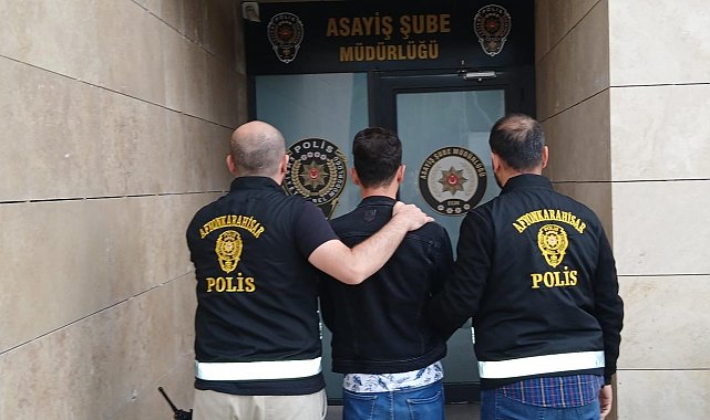 Çeşitli suçlardan aranan 2 şahıs polis tarafından yakalandı