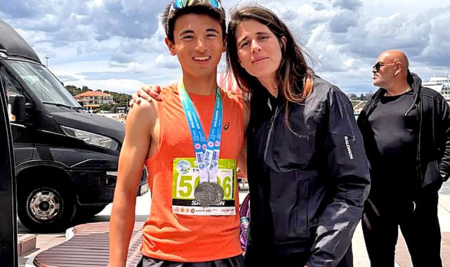 Çeşmeli sporcudan Salomon Çeşme Yarı Maratonu'nda büyük başarı