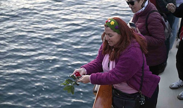 Çevreci kağıtlara yazılan dilekler Akdeniz'le buluştu
